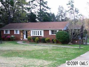 1136 Leigh Cir., Charlotte, NC 28216