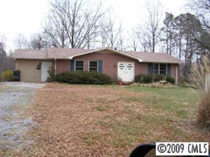 927 NE 3rd St., Hickory, NC 28602