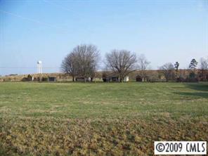318 Fairmount Rd., Statesville, NC 28625