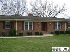 1216 Autumn Ln., New London, NC 28127