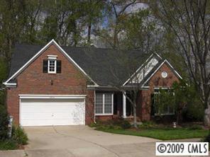 6904 Ravencrest Dr., Charlotte, NC 28269