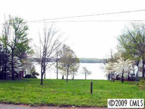 9742 Riviera Dr., Sherrills Ford, NC 28673