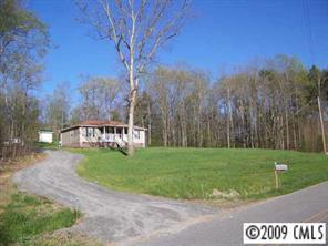 332 Shoemaker Farm Rd., Statesville, NC 28625