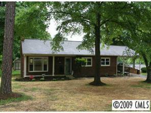 1744 NE 29th St., Hickory, NC 28601
