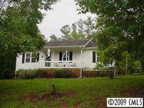152 Wandering Ln., Bessemer City, NC 28016