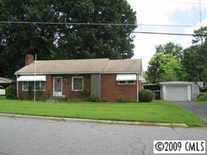 451 Hillcrest Dr., Statesville, NC 28677