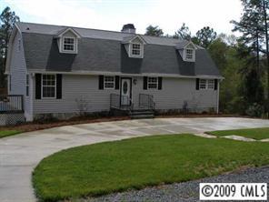 170 Pinehaven Dr., New London, NC 28127