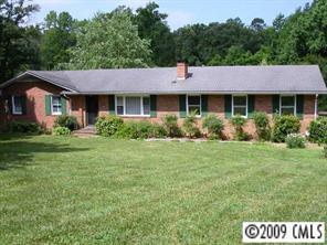 6333 Sunset Cir., Charlotte, NC 28216