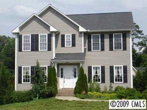 2706 NE 25th St., Hickory, NC 28601