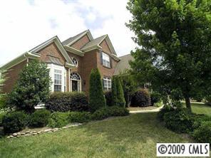 907 Carisbrooke Ln., Waxhaw, NC 28173