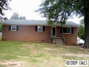 214 Tanglewood Dr., Kannapolis, NC 28081