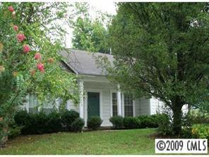 2032 David Earl Dr., Charlotte, NC 28213