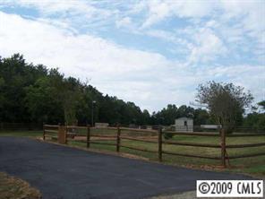 105 Windbrook Dr., Troutman, NC 28166