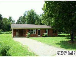 228 Harriet Ln., Statesville, NC 28625