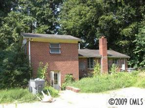 2229 Madrid St., Charlotte, NC 28216
