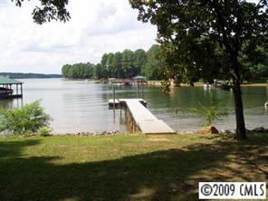 104 Sunstede Dr., Mooresville, NC 28117