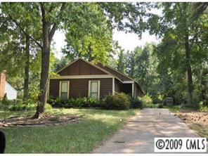 6112 Woodthrush Dr., Charlotte, NC 28227