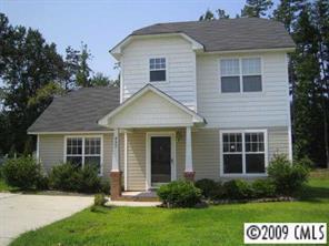 857 Raindrops Rd., Gastonia, NC 28054