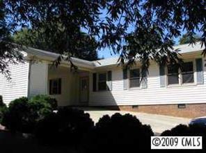 5561 Brookwood Ln., Hickory, NC 28602