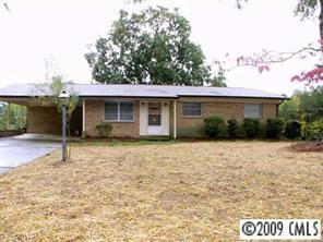 227 Tanglewood Dr., Kannapolis, NC 28081