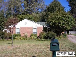 6432 Round Hill Rd., Charlotte, NC 28211