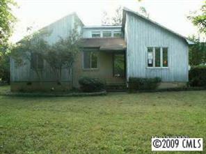 6614 Robins Nest Ln., Stanley, NC 28164