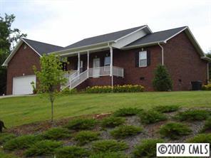 4363 River Run Cir., Hickory, NC 28602