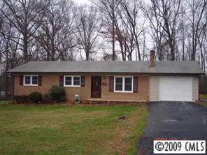 704 Crestridge Rd., Statesville, NC 28677