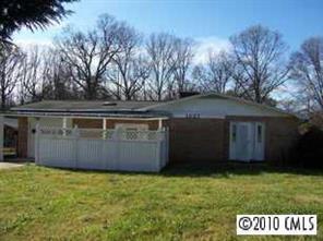 1027 NE 22nd St., Hickory, NC 28601