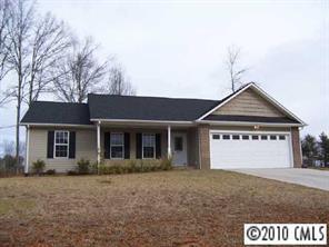 2491 Harvest Dr., Hickory, NC 28601
