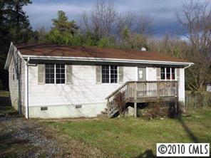 214 W Lee Ave., Bessemer City, NC 28016