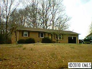 122 Tanglewood Dr., Kannapolis, NC 28081