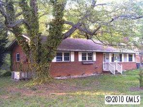3515 Woodleaf Rd., Charlotte, NC 28205