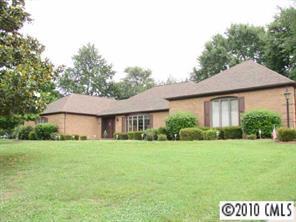302 Baymount Dr., Statesville, NC 28625