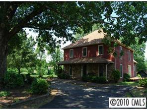 412 Dogwood Dr., Hickory, NC 28601