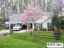 110 Chinaberry Ct., Gastonia, NC 28052