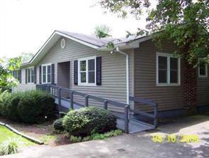 2804 Cliftwood Cir., Hickory, NC 28601