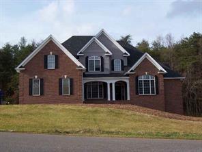 6072 Dwayne Starnes Dr., Hickory, NC 28602