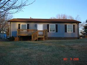 406 Greenlea Cir., Taylorsville, NC 28681