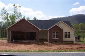 6261 Mountain Grove Rd., Hickory, NC 28602