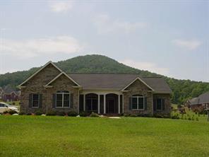 1139 Baker Barn Rd., Hickory, NC 28602