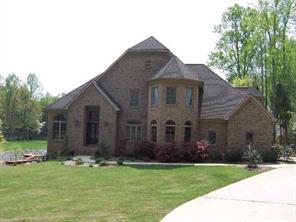 124 Queens Cove Rd., Mooresville, NC 28117