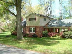 911 E Park Dr., Lincolnton, NC 28092