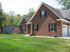 2027 12th St Dr., Hickory, NC 28601
