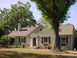 122 26th Ave., Hickory, NC 28601
