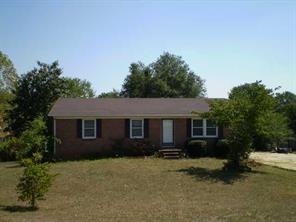 1164 Village Cir., Hickory, NC 28602