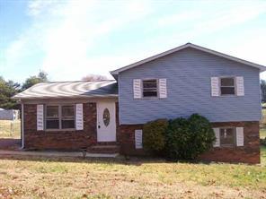 1086 Kilby Ln., Hickory, NC 28602