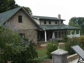 1516 White Eagle Ranch Rd., Hickory, NC 28602