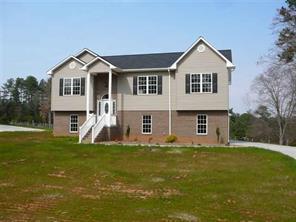 615 Cemetery Loop Rd., Hickory, NC 28601