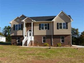 605 Cemetery Loop Rd., Hickory, NC 28601